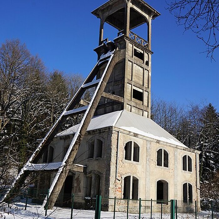 Photo de Chevalement du puits Sainte-Marie à Ronchamp