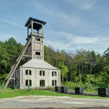 Chevalement du puits Sainte-Marie à Ronchamp