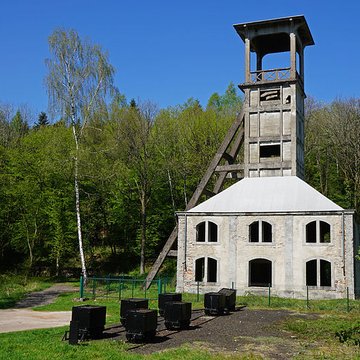 Chevalement du puits Sainte-Marie à Ronchamp