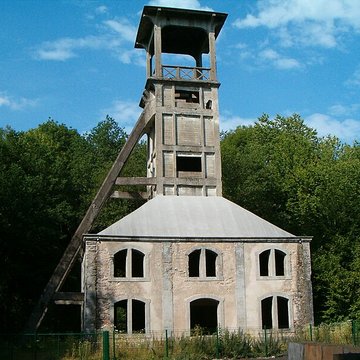 Chevalement du puits Sainte-Marie à Ronchamp