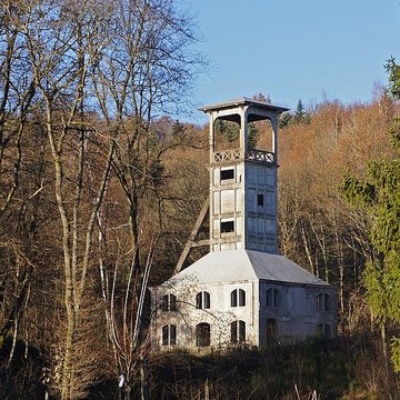 Chevalement du puits Sainte-Marie à Ronchamp