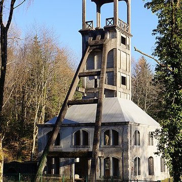 Chevalement du puits Sainte-Marie à Ronchamp