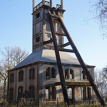 Chevalement du puits Sainte-Marie à Ronchamp