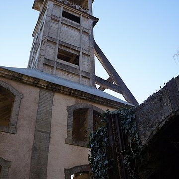 Chevalement du puits Sainte-Marie à Ronchamp