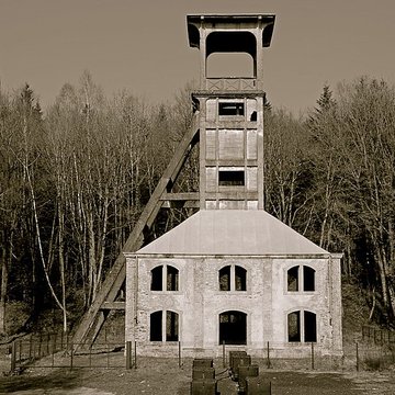 Chevalement du puits Sainte-Marie à Ronchamp