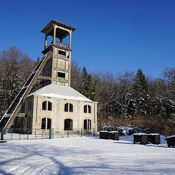 Chevalement du puits Sainte-Marie à Ronchamp