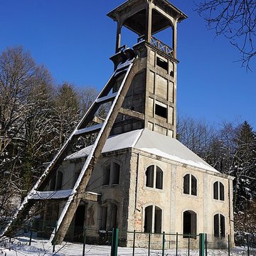 Chevalement du puits Sainte-Marie à Ronchamp