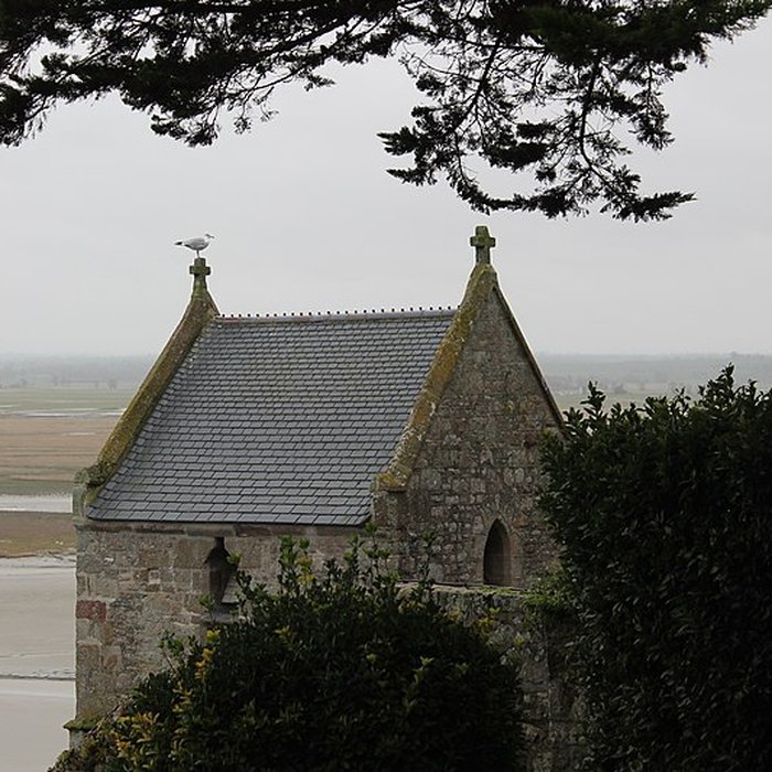Photo de Cimetière communal et son enceinte entourant léglise