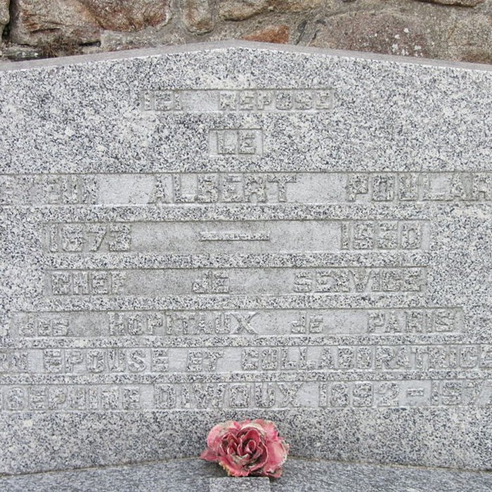 Photo de Cimetière communal et son enceinte entourant léglise
