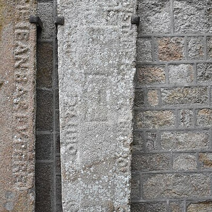 Photo de Cimetière communal et son enceinte entourant léglise
