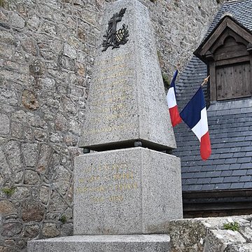 Cimetière communal et son enceinte entourant léglise