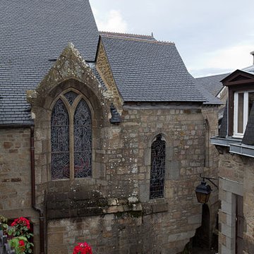 Cimetière communal et son enceinte entourant léglise