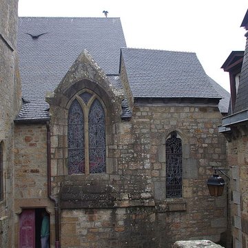 Cimetière communal et son enceinte entourant léglise