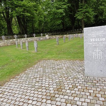 Cimetière militaire allemand de Veslud