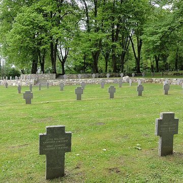 Cimetière militaire allemand de Veslud