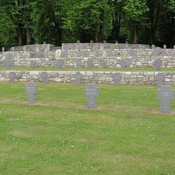 Cimetière militaire allemand de Veslud