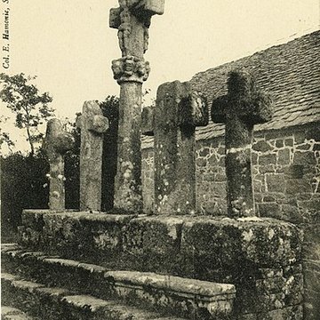 Cinq croix de Ploubezre