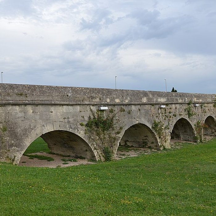 Photo de Aqueduc du pont de Crau à Arles