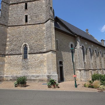 Clocher de lÉglise Saint-Pierre-et-Saint-Paul de Cherré