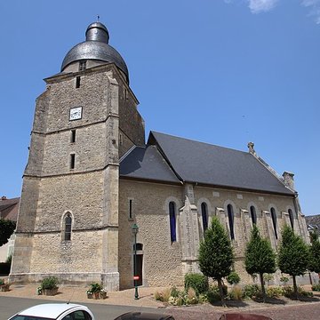 Clocher de lÉglise Saint-Pierre-et-Saint-Paul de Cherré