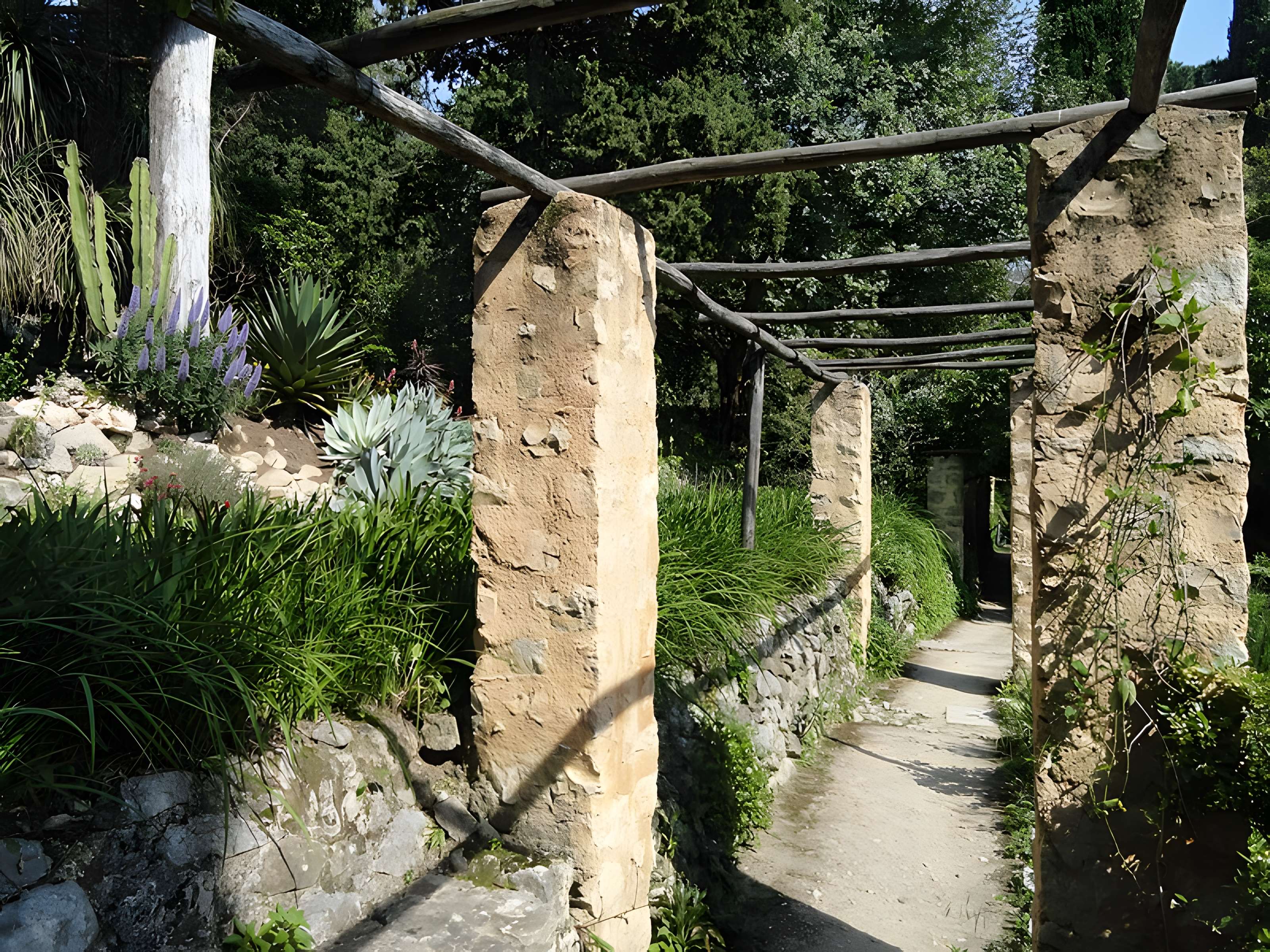 Serre de la Madone à Menton