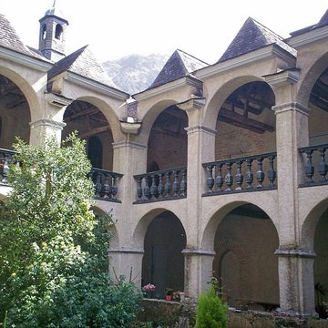 Cloître de léglise de Sarrance