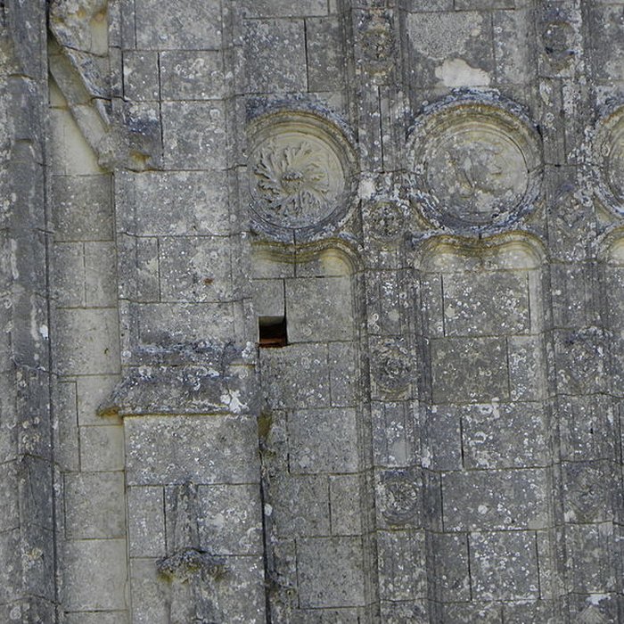 Photo de Collégiale des Roches-Tranchelion à Avon-les-Roches