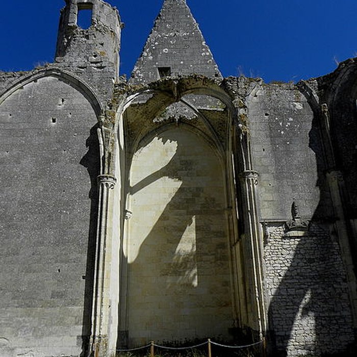 Photo de Collégiale des Roches-Tranchelion à Avon-les-Roches