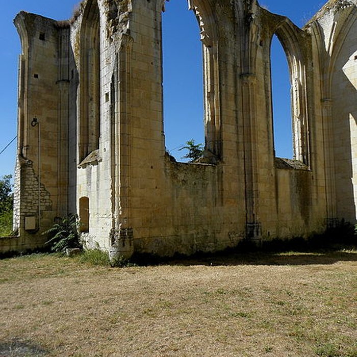 Photo de Collégiale des Roches-Tranchelion à Avon-les-Roches