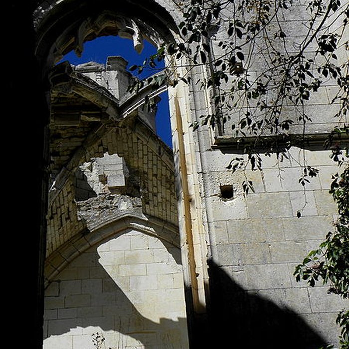 Photo de Collégiale des Roches-Tranchelion à Avon-les-Roches