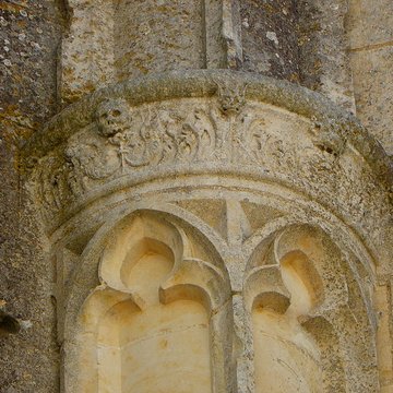 Collégiale des Roches-Tranchelion à Avon-les-Roches