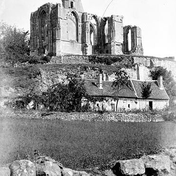 Collégiale des Roches-Tranchelion à Avon-les-Roches