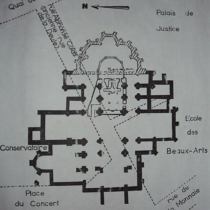 Photo de Vestiges de lancienne collégiale Saint-Pierre