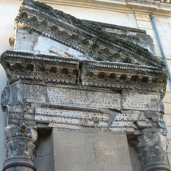 Photo de Colonnes de Saint-Lucien à Arles