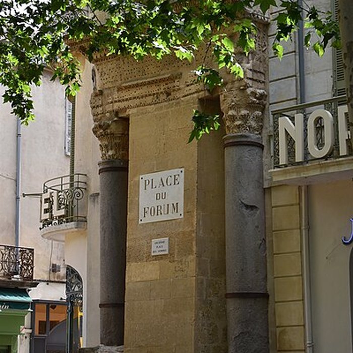 Photo de Colonnes de Saint-Lucien à Arles