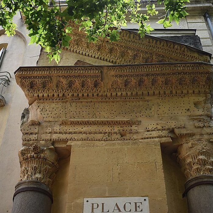 Photo de Colonnes de Saint-Lucien à Arles
