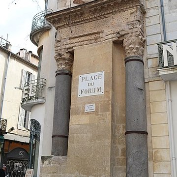 Colonnes de Saint-Lucien à Arles