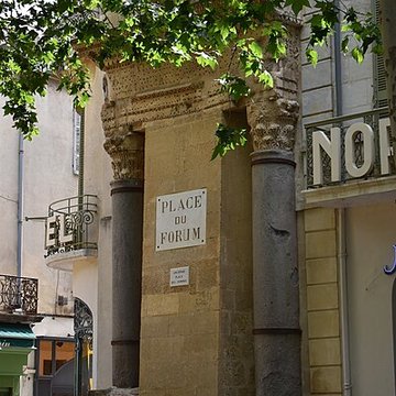 Colonnes de Saint-Lucien à Arles