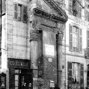 Colonnes de Saint-Lucien à Arles