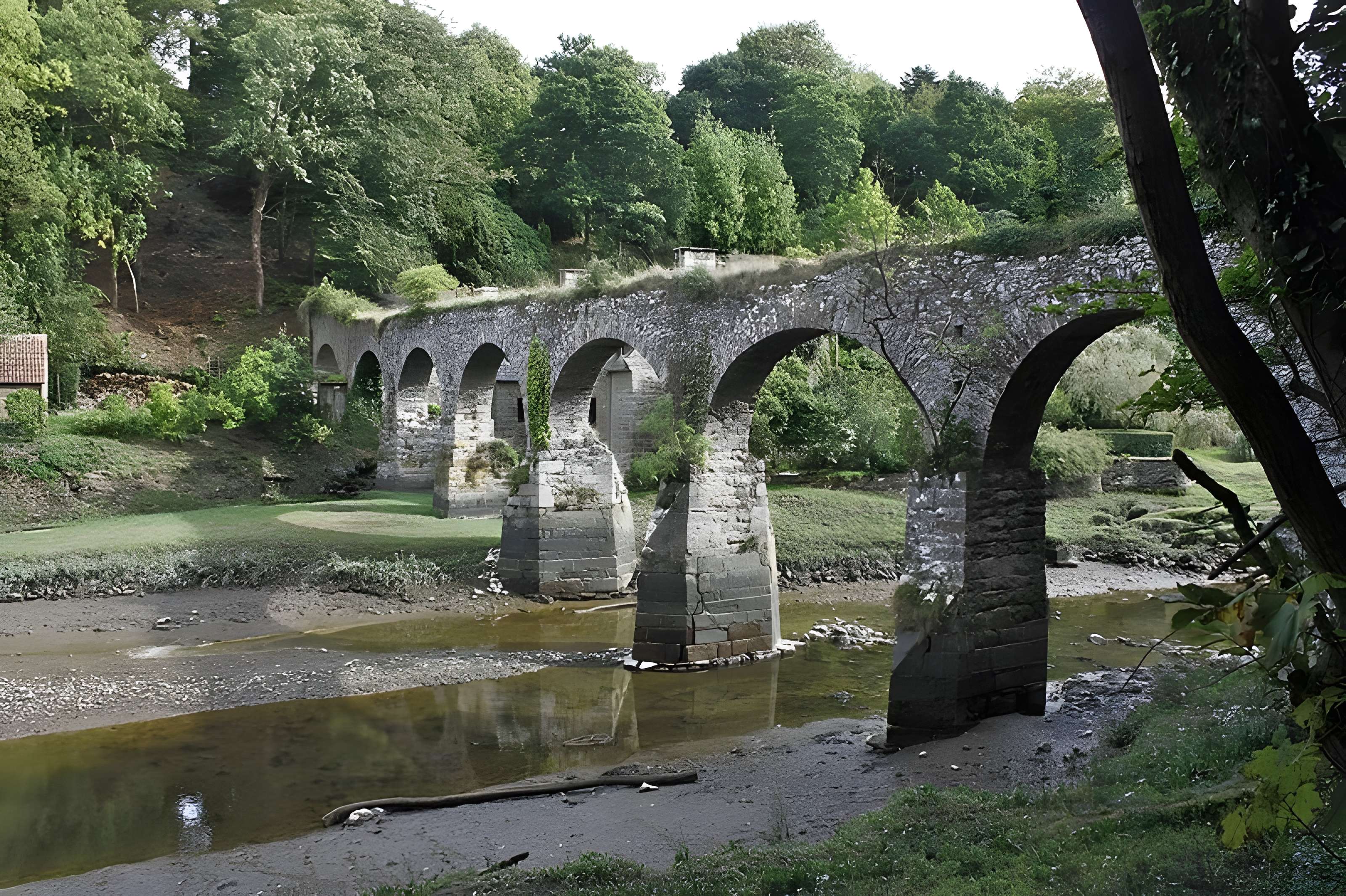 Aqueduc sur le Guindy à Minihy-Tréguier