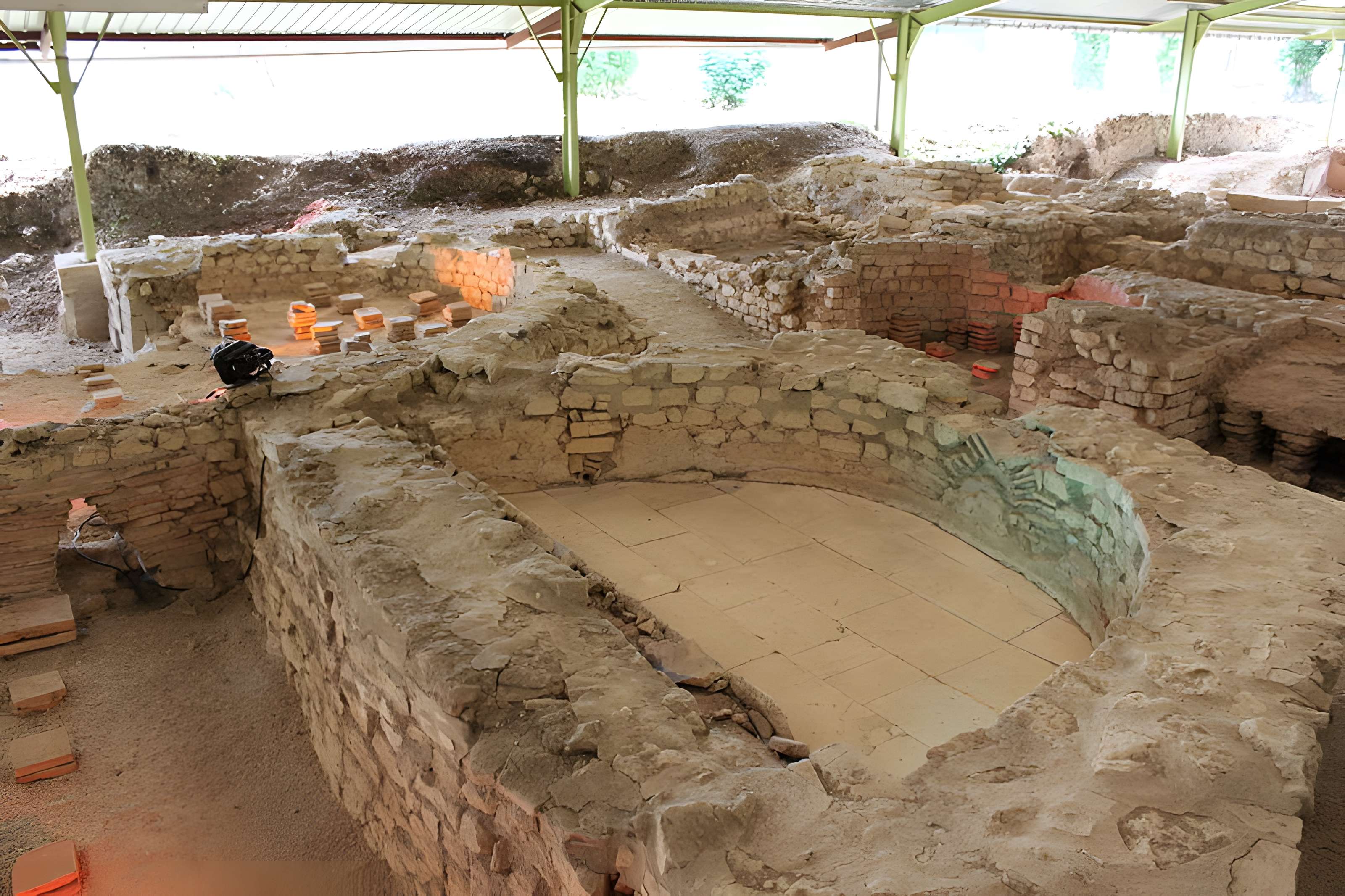 Site gallo-romain et mérovingien d'Escolives-Sainte-Camille