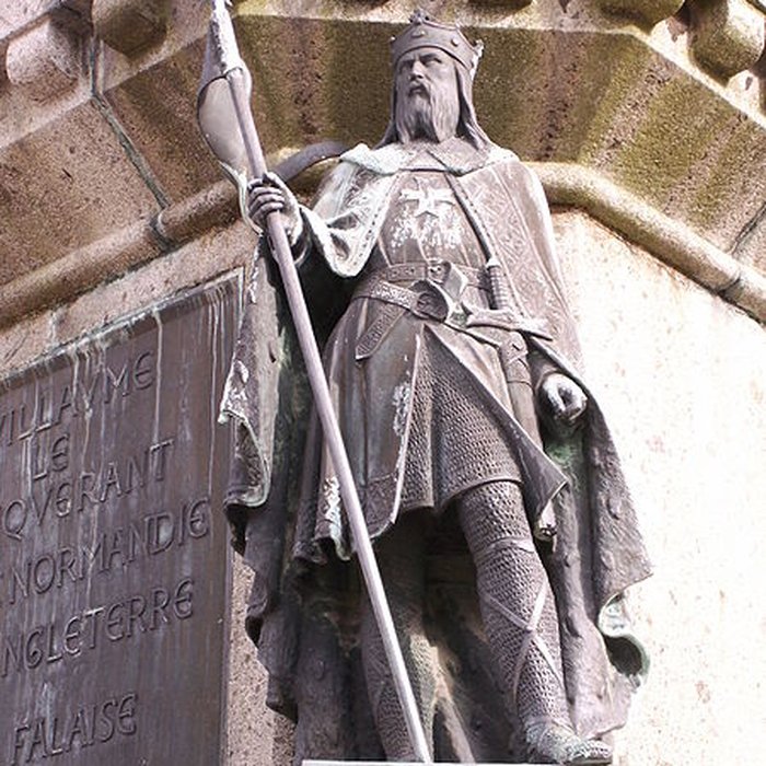 Photo de Statue de Guillaume le Conquérant de Falaise