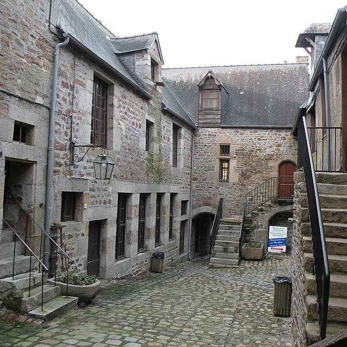 Photo de Cour du Foyer de Villedieu-les-Poêles
