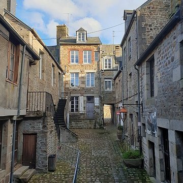 Cour du Foyer de Villedieu-les-Poêles