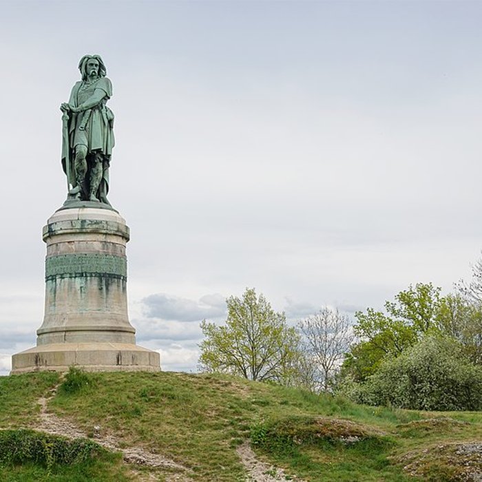 Photo de Statue de Vercingétorix dAlise-Sainte-Reine