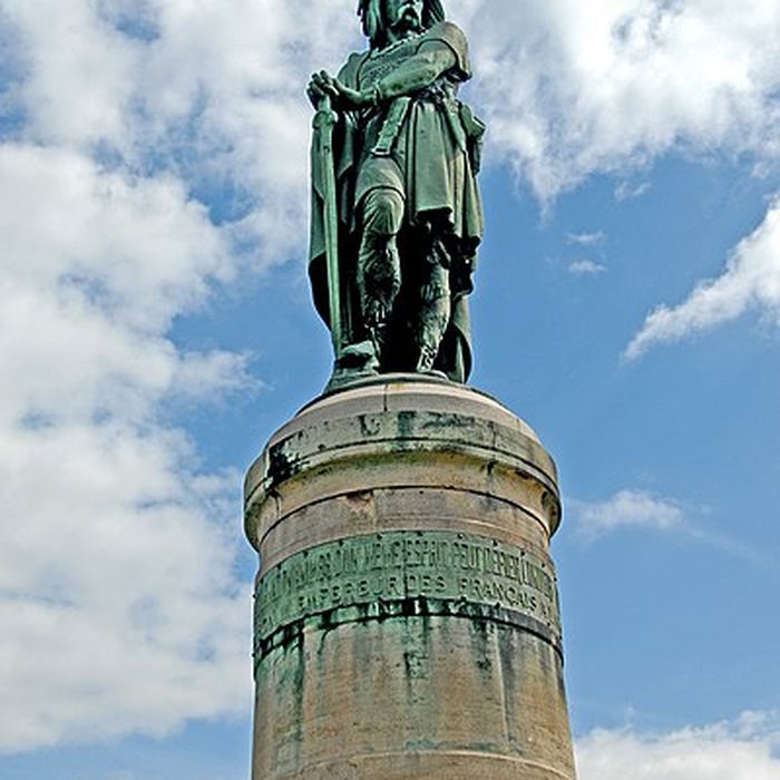Photo de Statue de Vercingétorix dAlise-Sainte-Reine