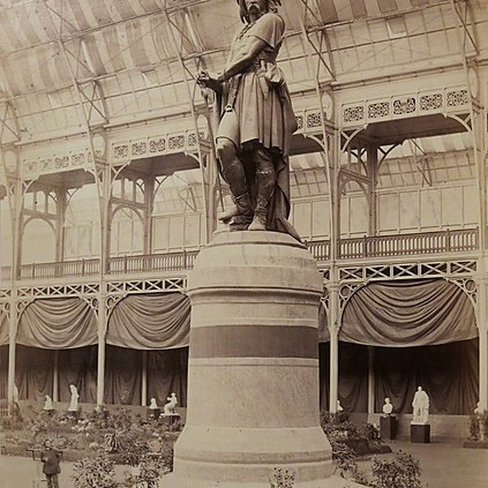 Photo de Statue de Vercingétorix dAlise-Sainte-Reine