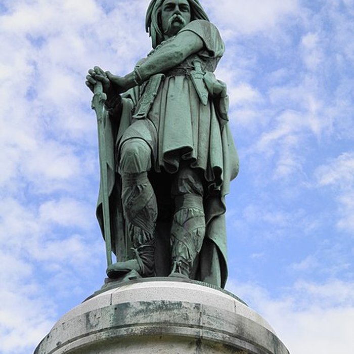 Photo de Statue de Vercingétorix dAlise-Sainte-Reine