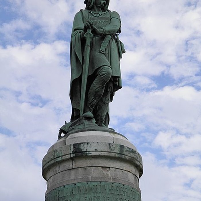 Photo de Statue de Vercingétorix dAlise-Sainte-Reine