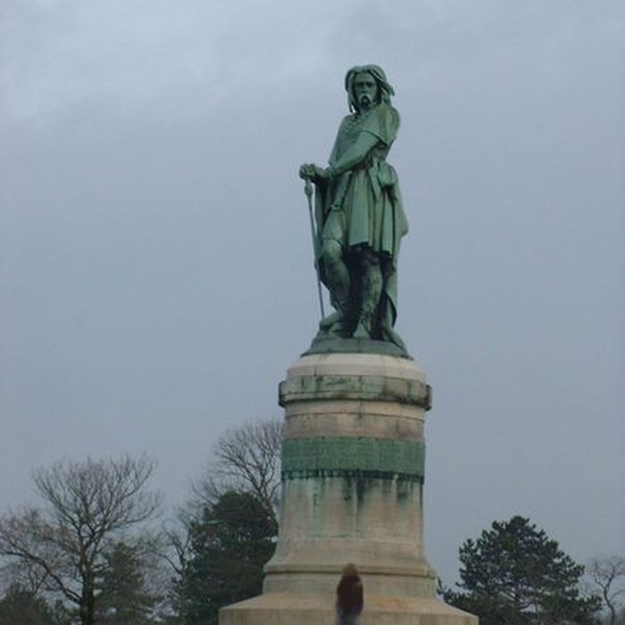 Photo de Statue de Vercingétorix dAlise-Sainte-Reine